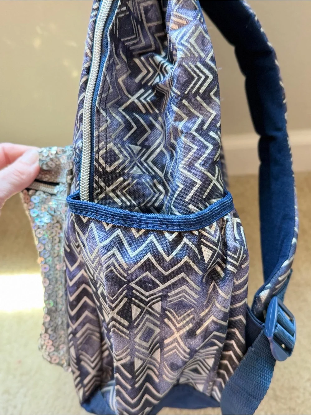 Justice zip closure